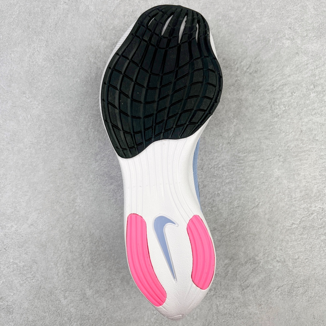 图片[9]-＃纯原福利 NK ZoomX Vaporfly Next% 马拉松一代跑鞋 鞋面使用了全新 Vaporweave 科技 这种类似蝉翼的材质相比 Flyknit 更加轻薄透气 非对称的鞋带系统和泡棉护垫的加入令舒适度更高 鞋头辅以超大的 Swoosh 点缀 再配上流线型外观设计 时尚感十足 尺码：36 36.5 37.5 38 38.5 39 40 40.5 41 42 42.5 43 44 44.5 45-选品中心