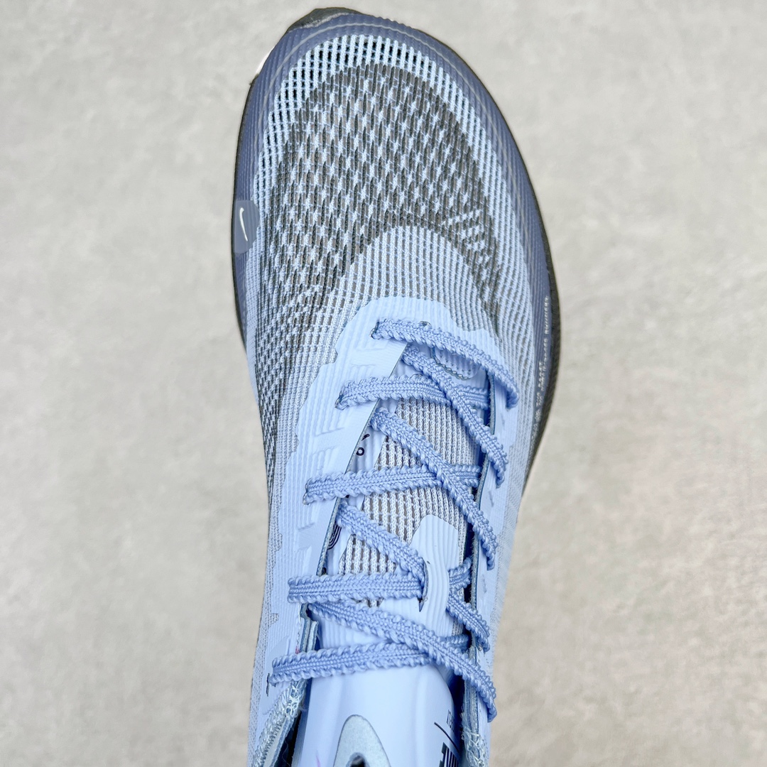 图片[4]-＃纯原福利 NK ZoomX Vaporfly Next% 马拉松一代跑鞋 鞋面使用了全新 Vaporweave 科技 这种类似蝉翼的材质相比 Flyknit 更加轻薄透气 非对称的鞋带系统和泡棉护垫的加入令舒适度更高 鞋头辅以超大的 Swoosh 点缀 再配上流线型外观设计 时尚感十足 尺码：36 36.5 37.5 38 38.5 39 40 40.5 41 42 42.5 43 44 44.5 45-选品中心