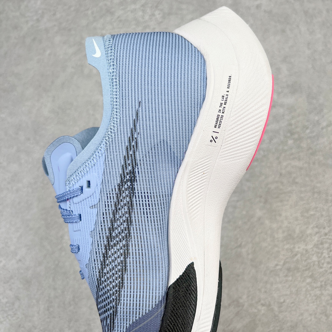 图片[7]-＃纯原福利 NK ZoomX Vaporfly Next% 马拉松一代跑鞋 鞋面使用了全新 Vaporweave 科技 这种类似蝉翼的材质相比 Flyknit 更加轻薄透气 非对称的鞋带系统和泡棉护垫的加入令舒适度更高 鞋头辅以超大的 Swoosh 点缀 再配上流线型外观设计 时尚感十足 尺码：36 36.5 37.5 38 38.5 39 40 40.5 41 42 42.5 43 44 44.5 45-选品中心