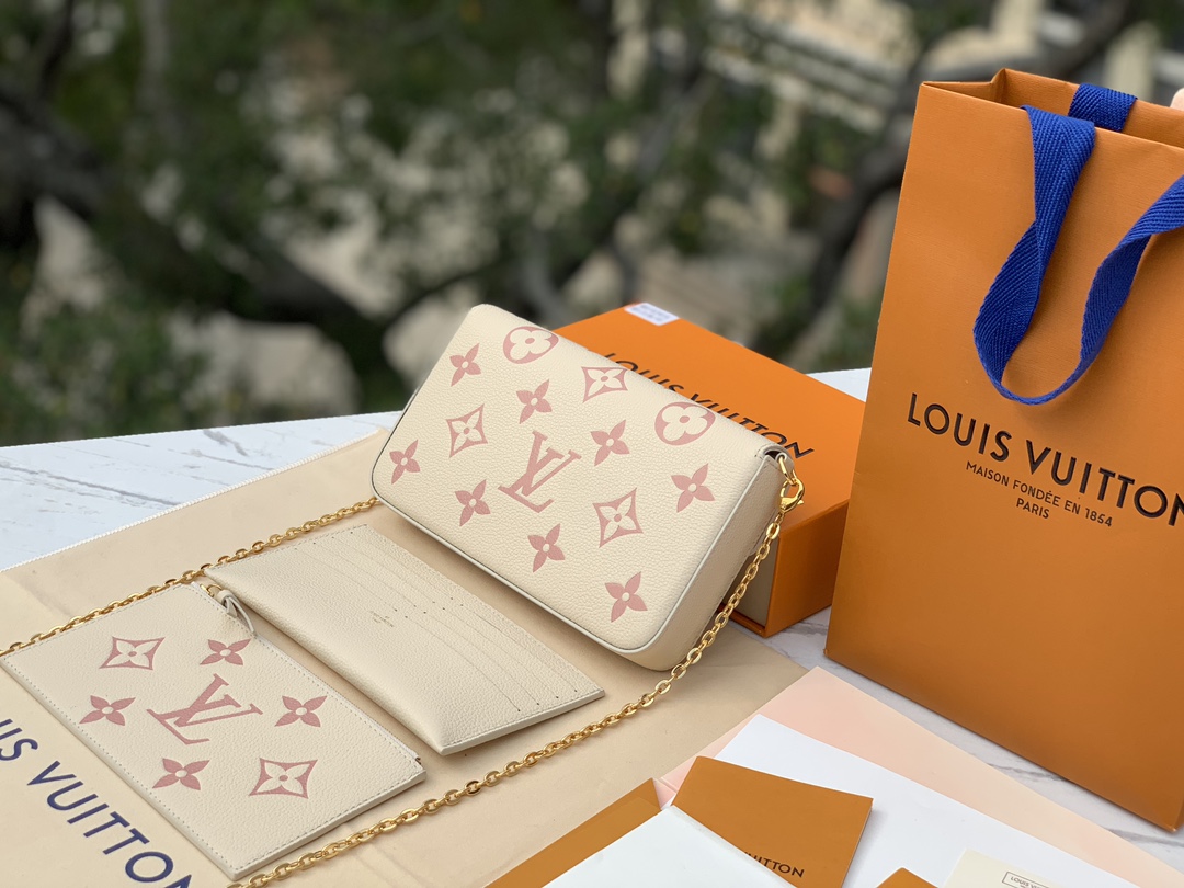 🌼 m82047尺寸21×12×3cm香港贸易公司出，Lv三合一牛奶草莓链条包，粉白配色小包，🌼Pink