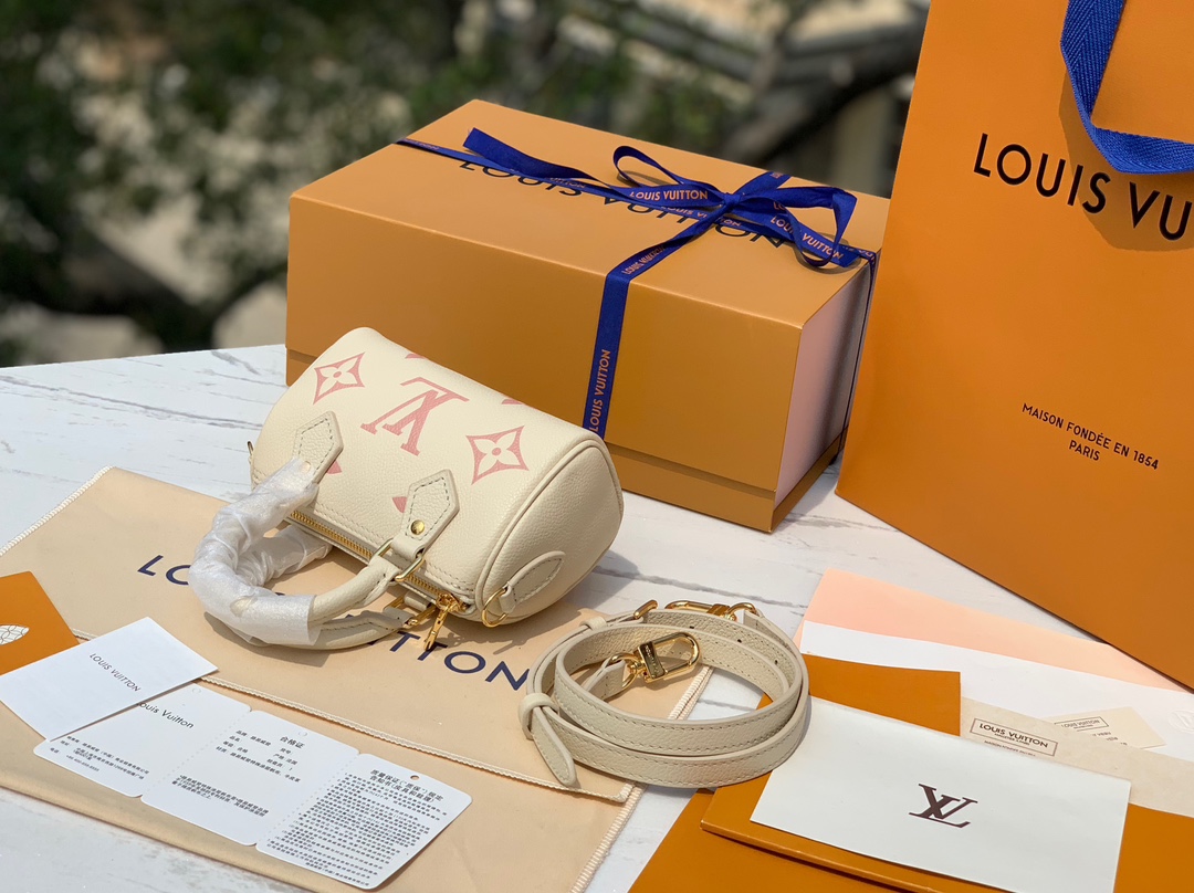 🌼 m81913尺寸16×11×9cmLv nano s🌼Peedy 2023早春新款来了，炒鸡火爆🔥柜