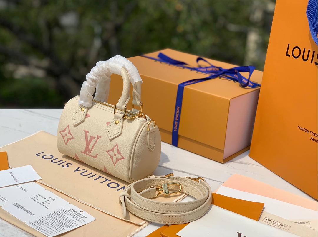 🌼 m81913尺寸16×11×9cmLv nano s🌼Peedy 2023早春新款来了，炒鸡火爆🔥柜