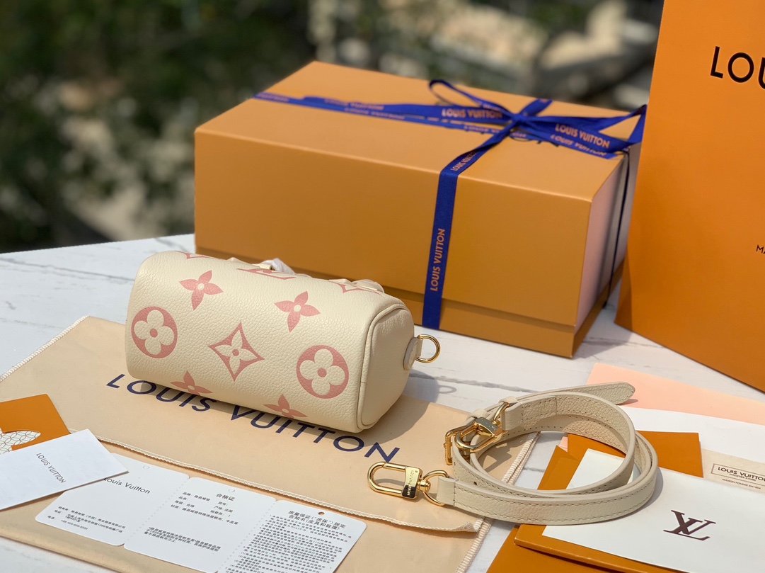 🌼 m81913尺寸16×11×9cmLv nano s🌼Peedy 2023早春新款来了，炒鸡火爆🔥柜