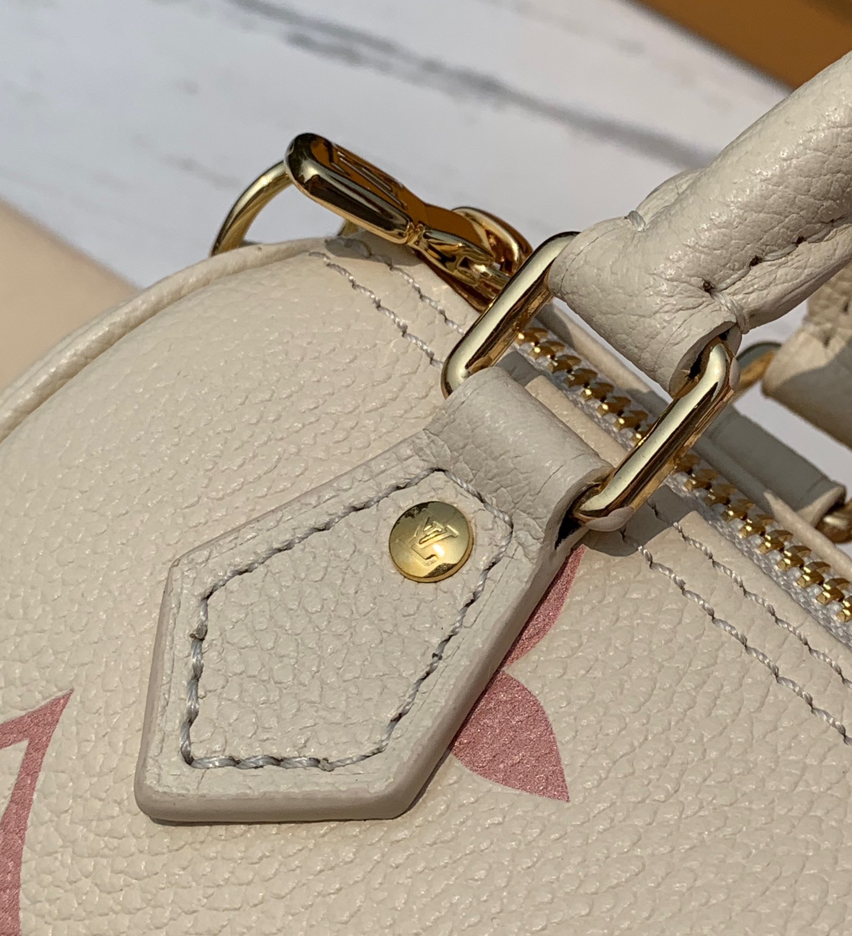 🌼 m81913尺寸16×11×9cmLv nano s🌼Peedy 2023早春新款来了，炒鸡火爆🔥柜