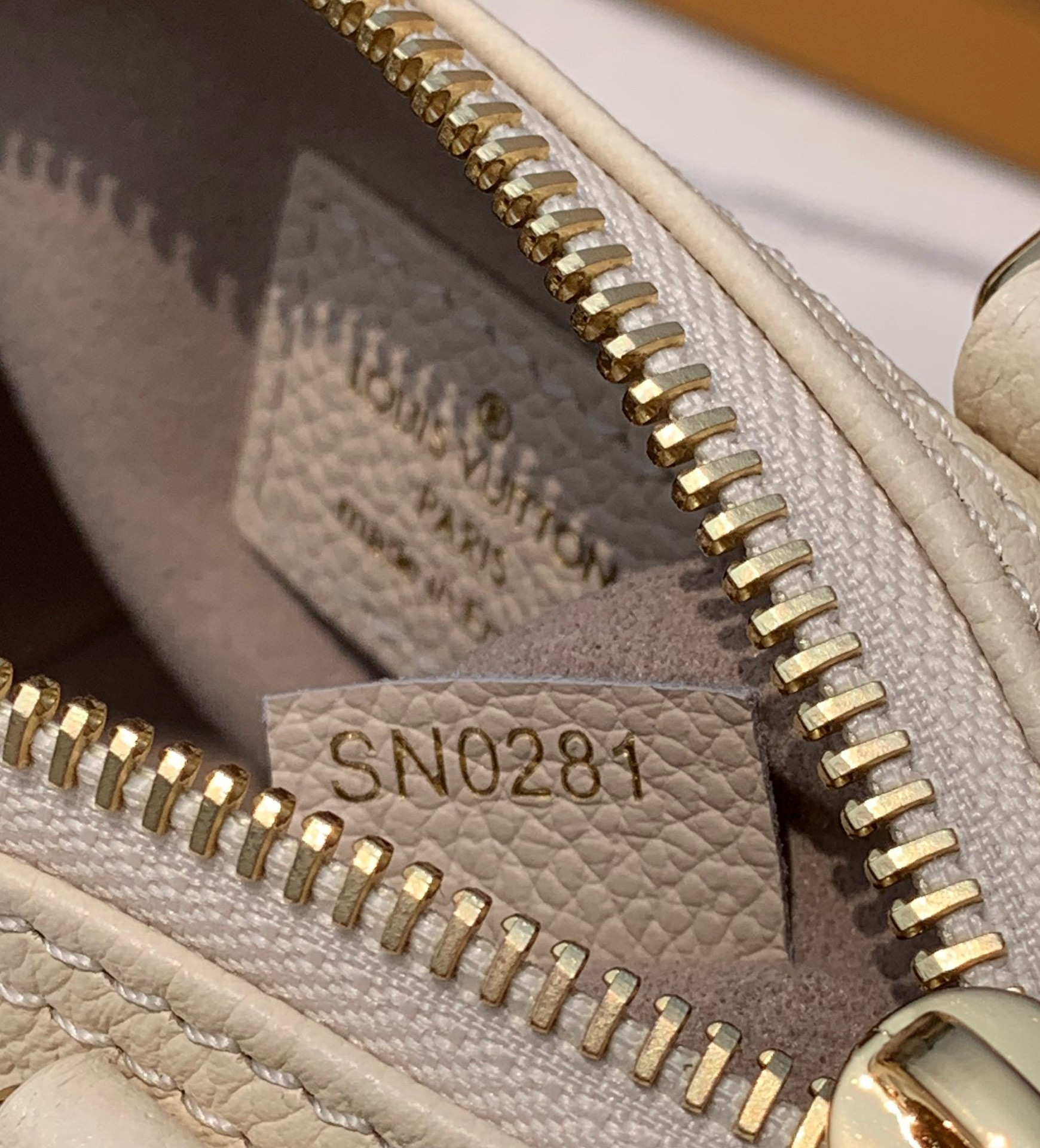 🌼 m81913尺寸16×11×9cmLv nano s🌼Peedy 2023早春新款来了，炒鸡火爆🔥柜