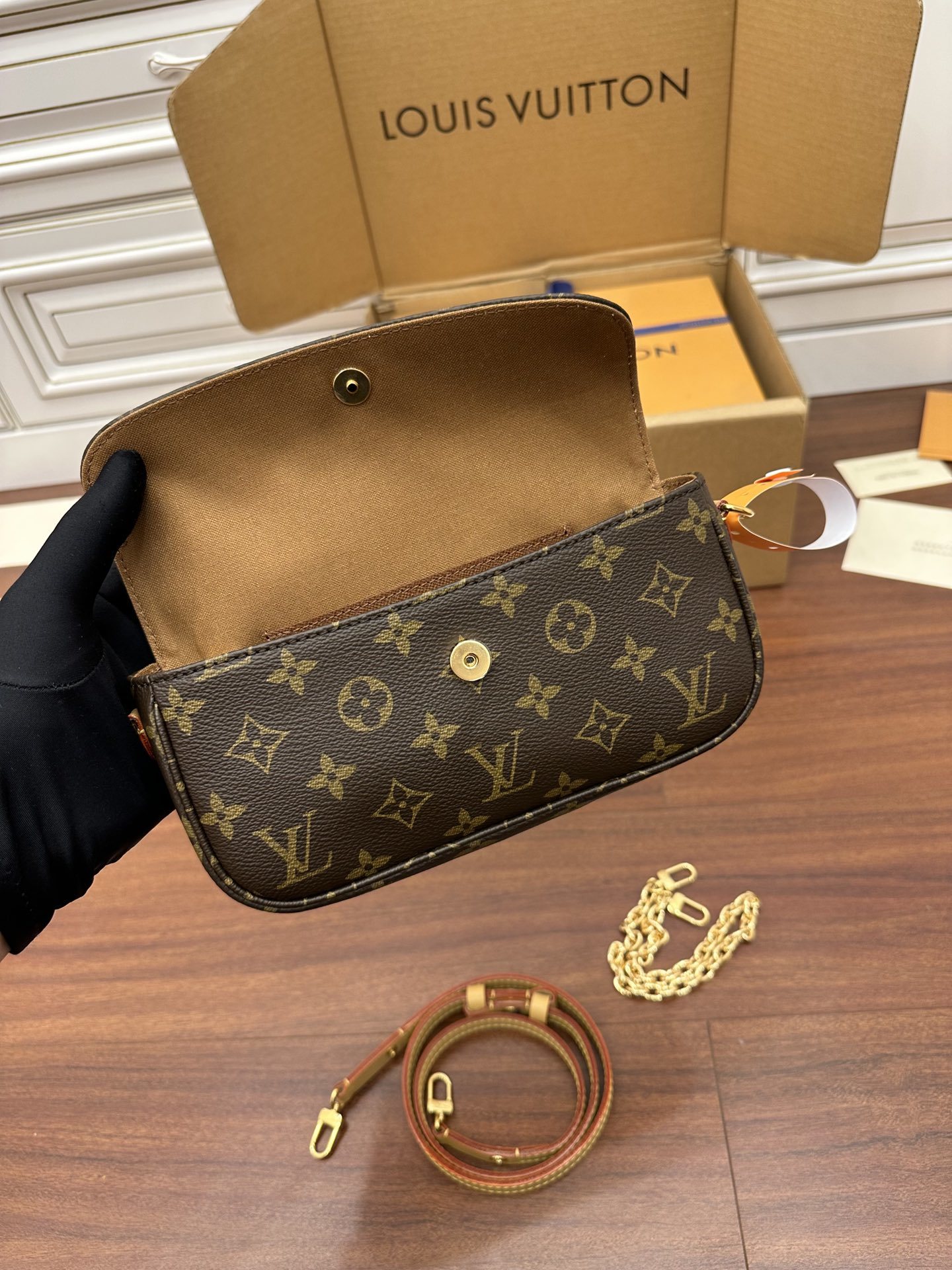 独家首发型号M81911特级加强版品质提升专柜同步电子芯片内码礼品袋保护纸铜版电子标签合格证皮料是正品代