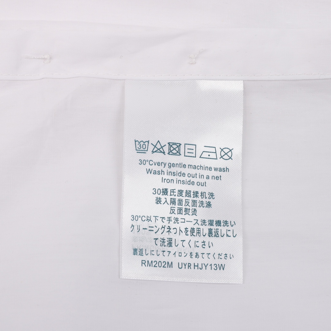220 Louis Vutton路易威登 经典胸口标牌俯稠衬衫