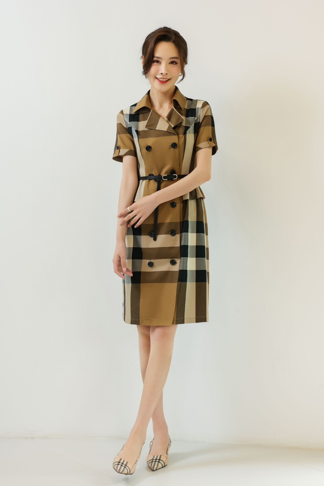 Elegant Plaid Dress with Belt - Timeless Style for Every Occasion 2 a1678945244139 3041