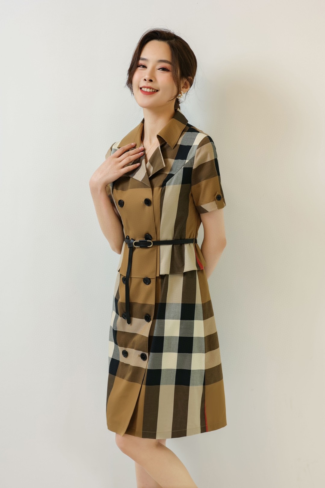 Elegant Plaid Dress with Belt - Timeless Style for Every Occasion 3 a1678945244141 4142