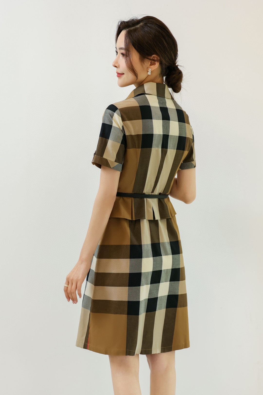 Elegant Plaid Dress with Belt - Timeless Style for Every Occasion 6 a1678945244142 7386