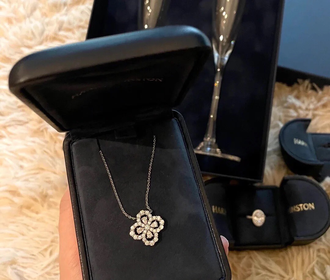 NO:104606,Mother's Day Gift Recommended Hw Here Winston Four-leaf Crop Necklace, Gift Recommended, Haire, Necklace19860909母亲节礼物推荐 Hw海瑞温斯顿 四叶草项链,礼物推荐,海瑞,necklace,Jewelry