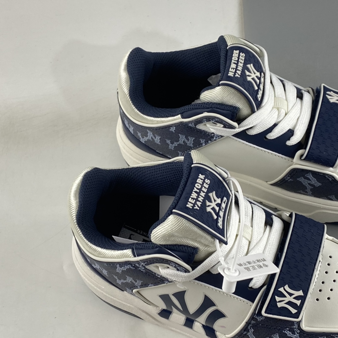 Korea Limited NY American Football Yankees x MLB Chukky Classic Classic Dad Jogging Shoes ”Print Velcro” 3ASXCDN3N (C0002)