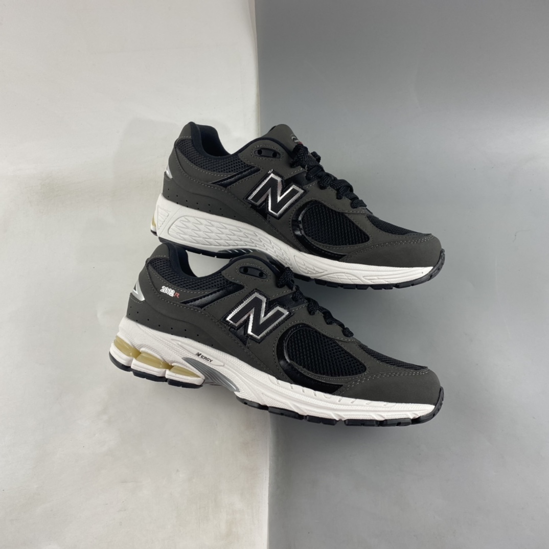 P180  New Balance  ML2002系列复古老爹风慢跑鞋“磨砂炭黑银”M2002RB