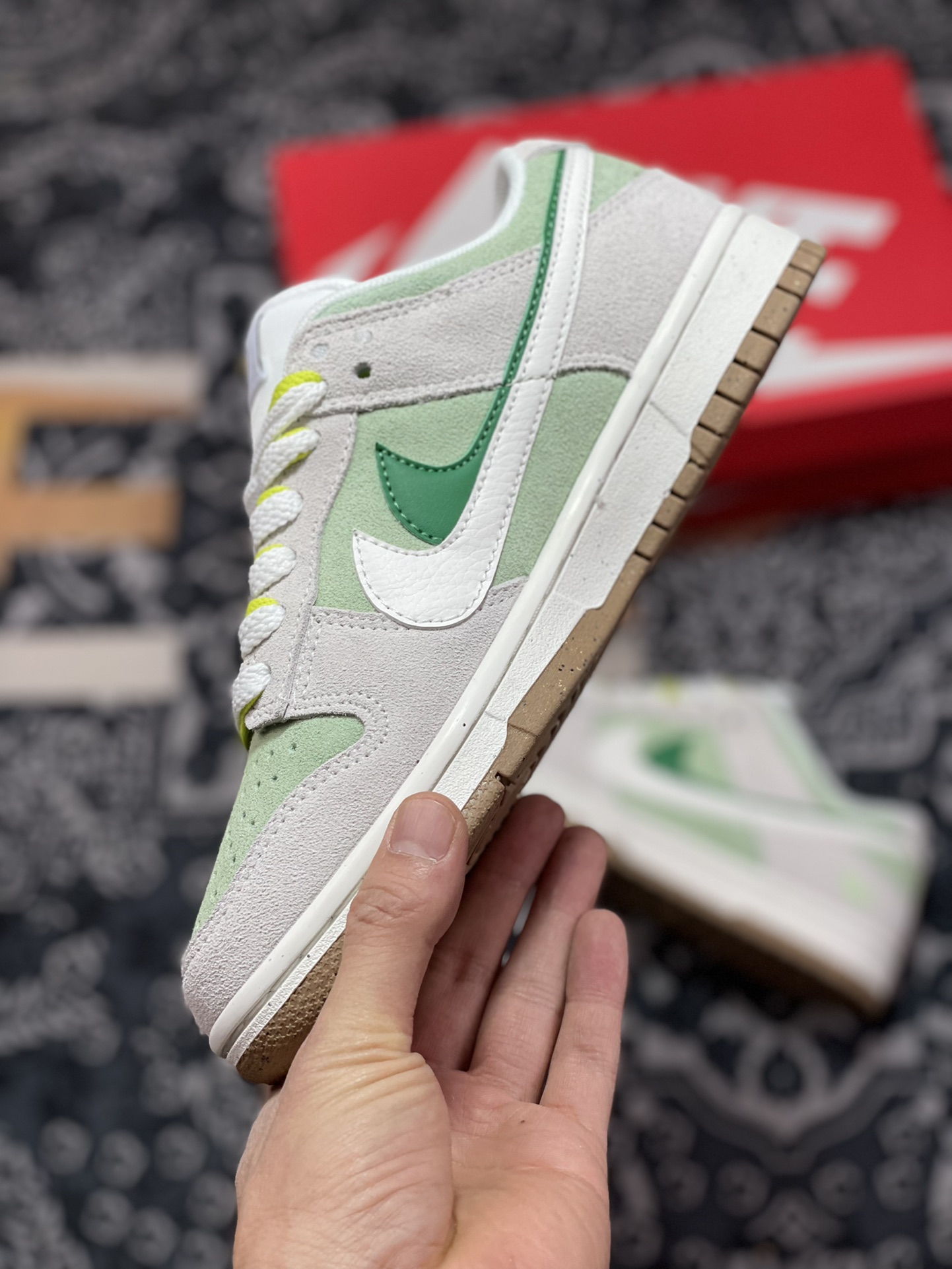 200 Nike Dunk Low SE “85” 白绿双勾四叶草 DO9457-100