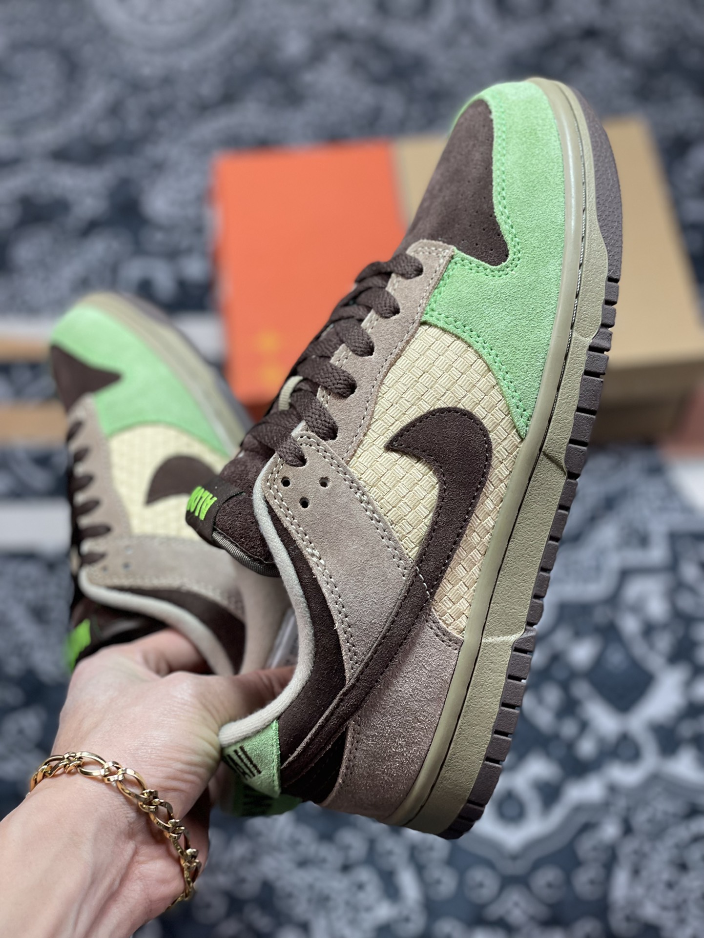 260  Kickshawaii x Nike SB Dunk Low”Aloha”扣篮系列低帮休板鞋“夏威夷绿棕卡其”310661-221