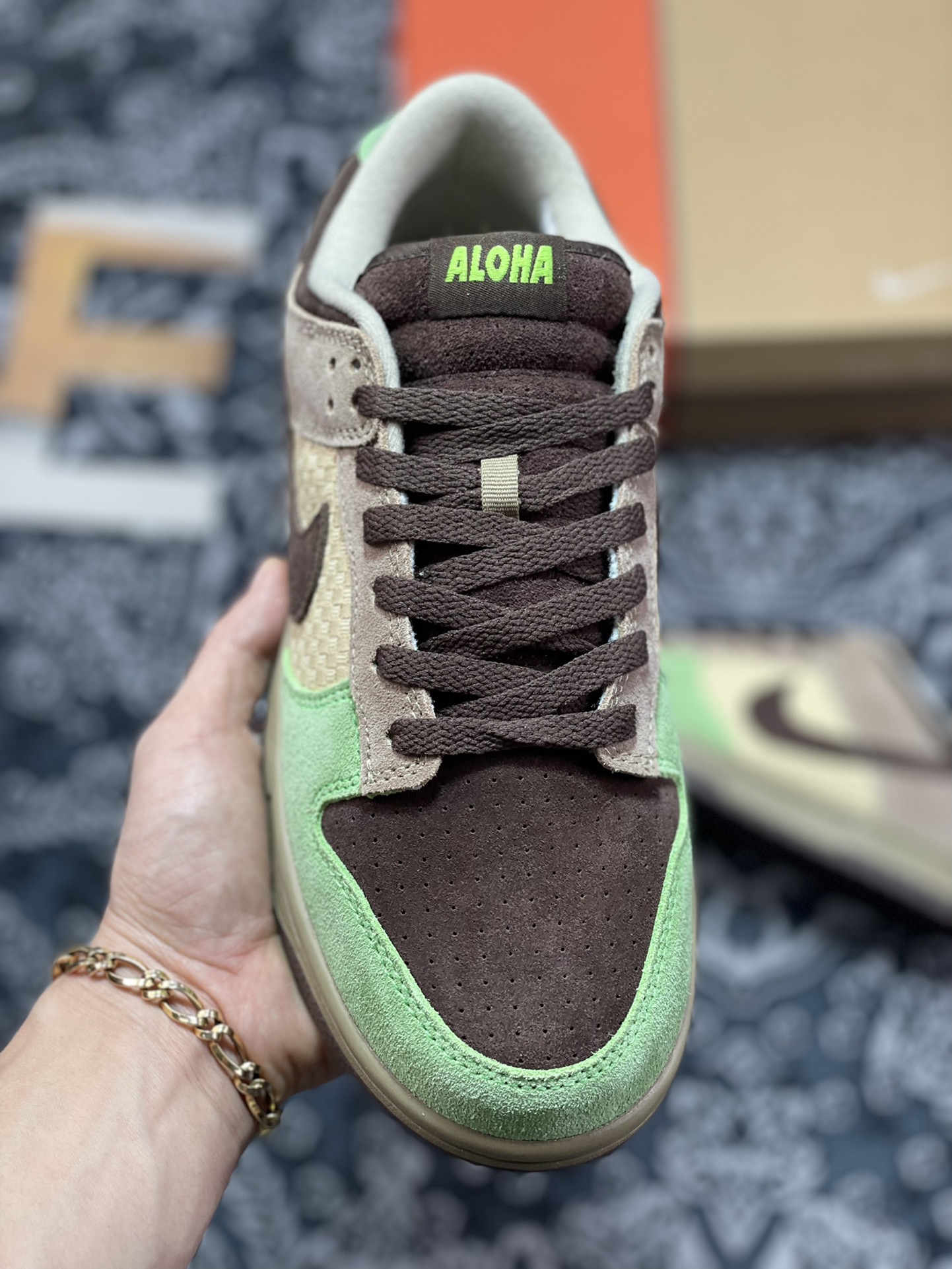 260  Kickshawaii x Nike SB Dunk Low”Aloha”扣篮系列低帮休板鞋“夏威夷绿棕卡其”310661-221