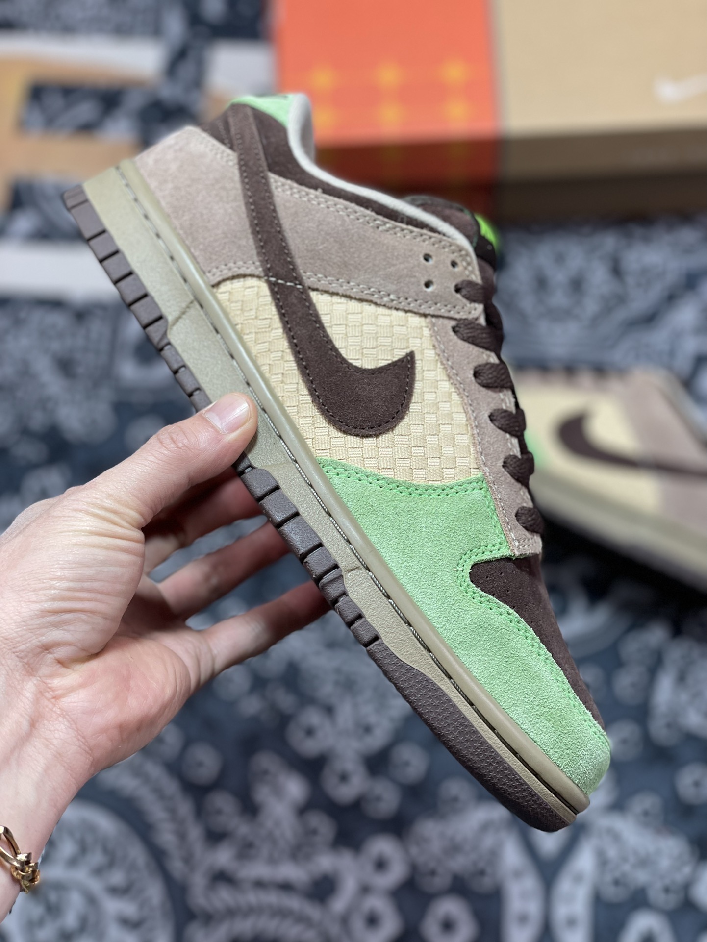 260  Kickshawaii x Nike SB Dunk Low”Aloha”扣篮系列低帮休板鞋“夏威夷绿棕卡其”310661-221