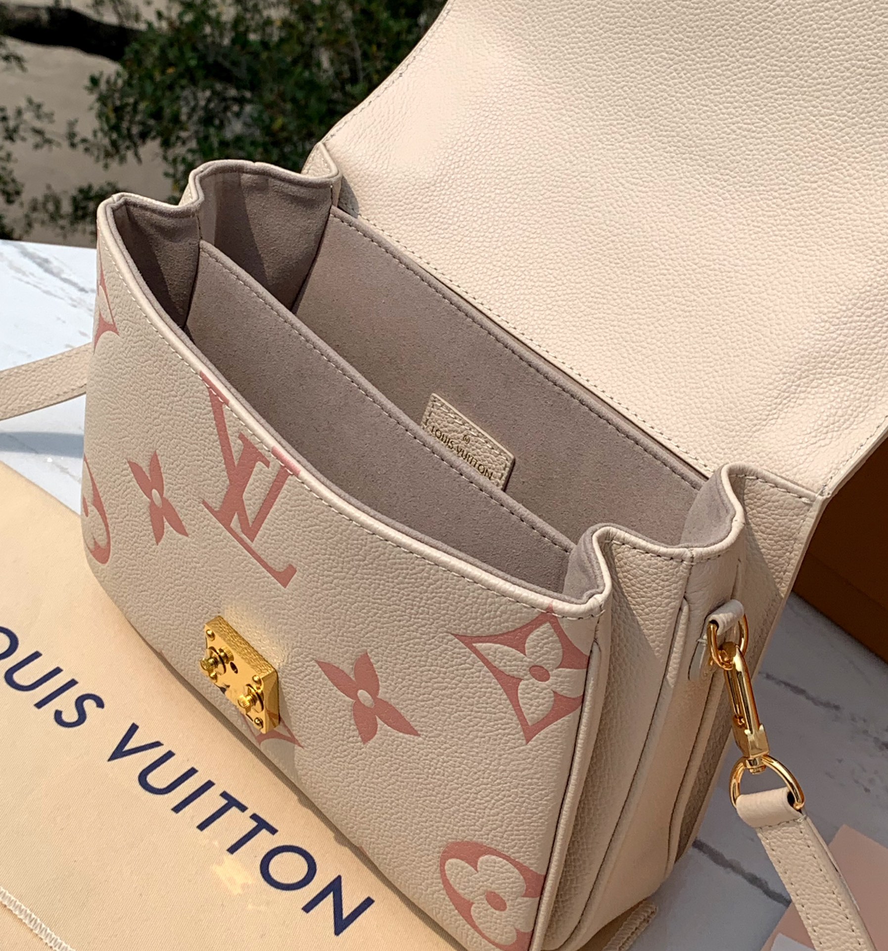 🌼 m45773尺寸25×19×7cmLv全新配色，带给你不同的风格，🌼POCHETTE MÉTIS 邮