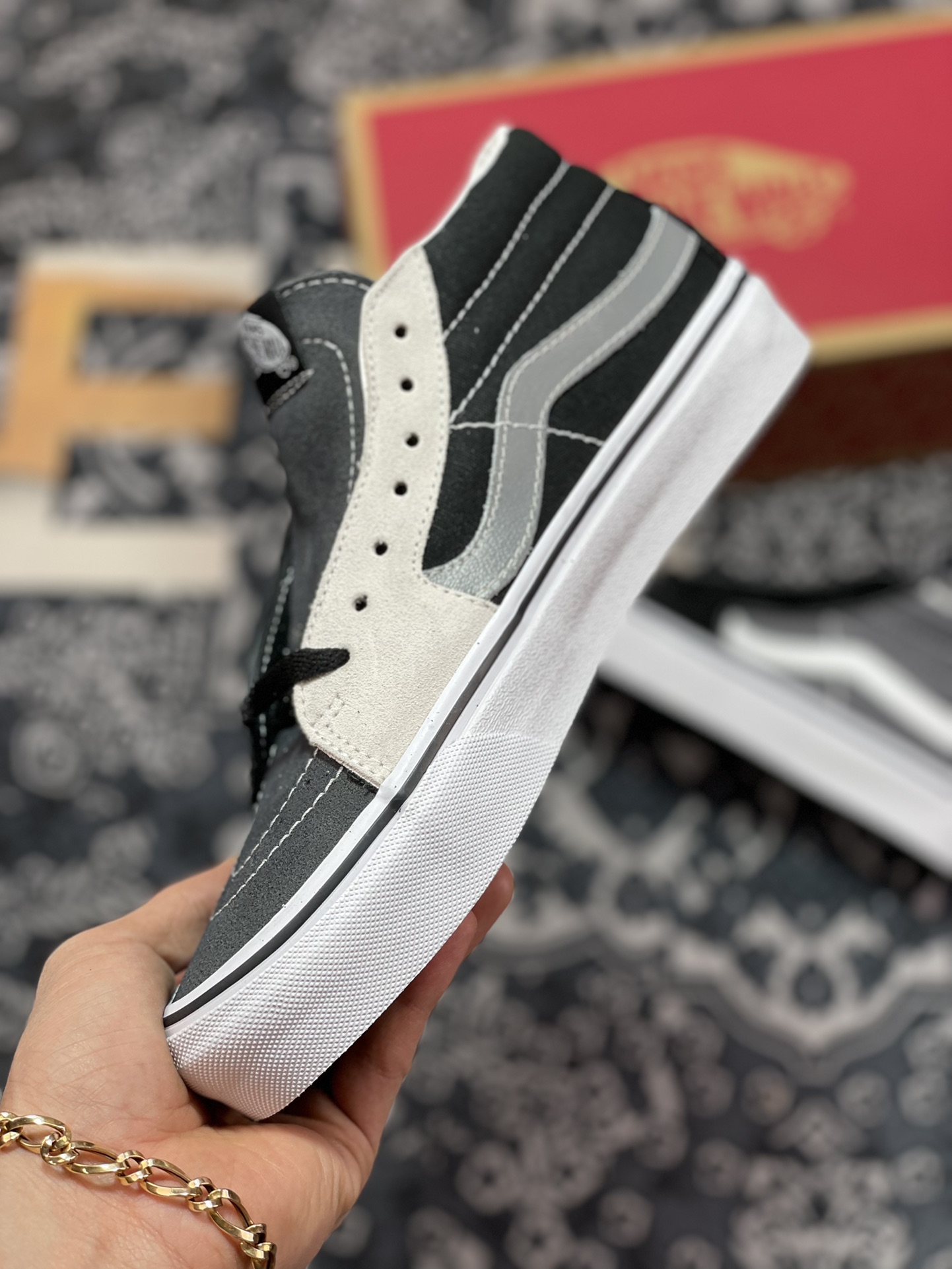 Vans Sk8 Mid Reissue black and gray mid-top retro casual canvas skate shoes