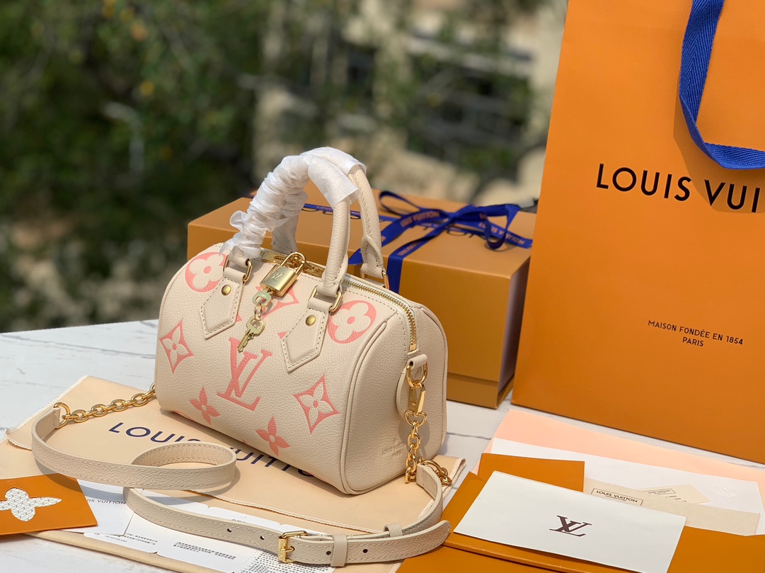 🌼 m46397尺寸 20.5×13.5×13cmLv 23年爆款草莓牛奶色的s🌼Peedy 20 枕头