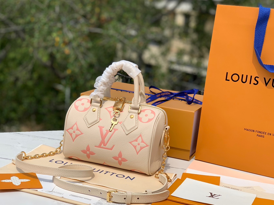 🌼 m46397尺寸 20.5×13.5×13cmLv 23年爆款草莓牛奶色的s🌼Peedy 20 枕头