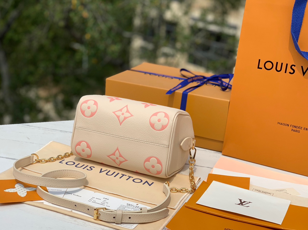 🌼 m46397尺寸 20.5×13.5×13cmLv 23年爆款草莓牛奶色的s🌼Peedy 20 枕头