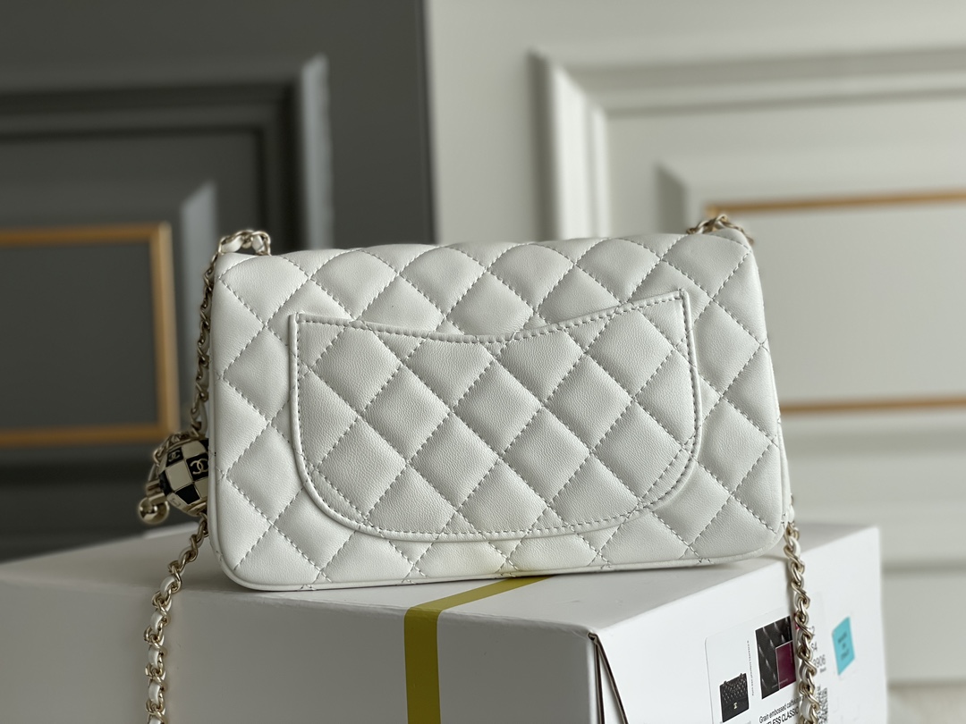 🌼现货 白金版▪️正品级 包装如图𝗖𝗵𝗮𝗻𝗲𝟭 𝟮𝟯𝗰早春系列🌿珐琅黑白格球 𝐌𝐢𝐧𝐢方胖子白色23𝑐早