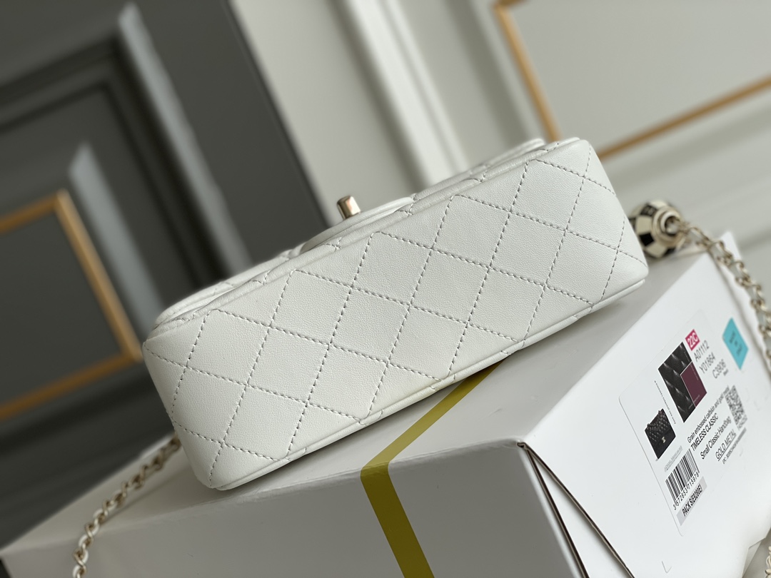 🌼现货 白金版▪️正品级 包装如图𝗖𝗵𝗮𝗻𝗲𝟭 𝟮𝟯𝗰早春系列🌿珐琅黑白格球 𝐌𝐢𝐧𝐢方胖子白色23𝑐早