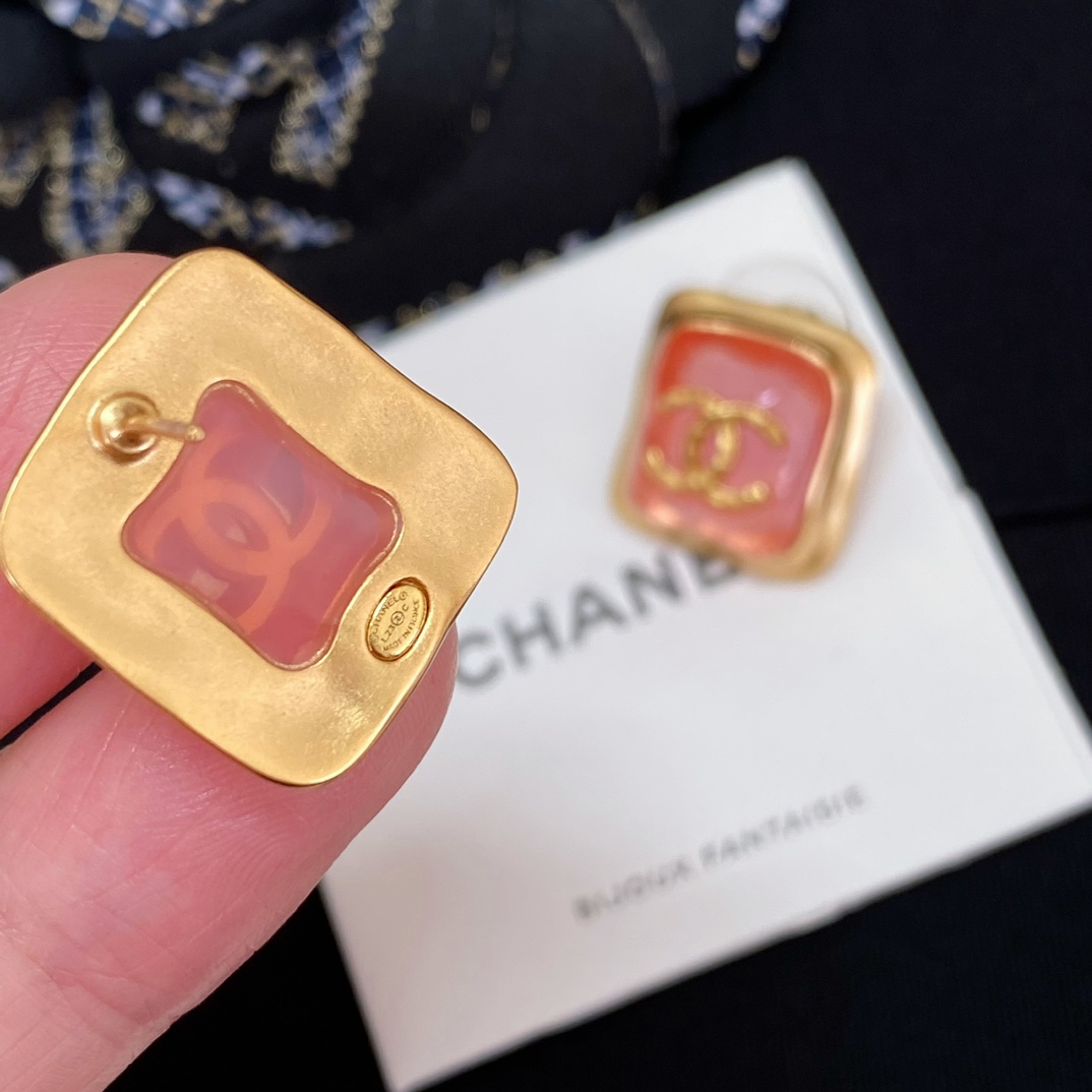  高品质 细节如图【我们出品】专柜🆕 4100，最爱的Vintage😍遇到绝对不能错过❗️【香 粉色方糖