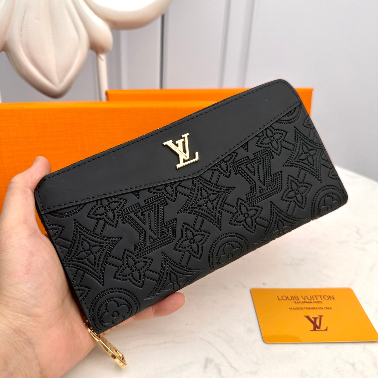 Buy First Copy Replica
 Louis Vuitton Knockoff
 Wallet Black Cowhide Fashion