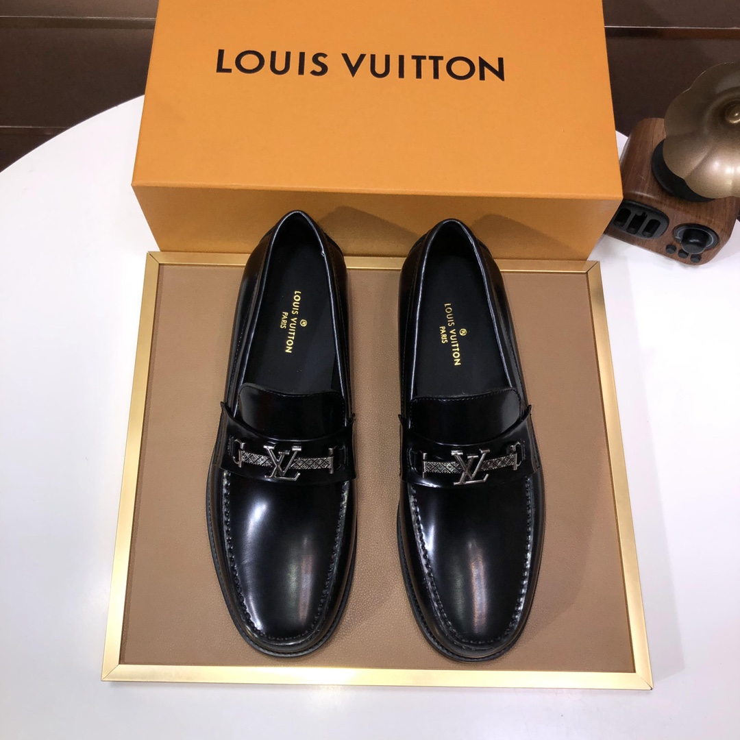 NO:853339,[LOUIS VUITTON] (original order) New LV Louis Vuitton* - top version of LV classic half-slip shoes!  Made of imported original single cowhide, original leather side strips and wear-resistant rubber outsole!  High quality products!  Code number 38-45 (45 customized),,louis vuitton,louis vuitton,louis vuitton,cowhide19860909【LOUIS VUITTON）（原单）新款LV路易威登 *——顶级版本 LV经典半拖皮鞋！选用进口原版单牛皮 原版真皮边条拼接耐磨橡胶大底！高品质精品！码数38-45(45定做),,louis vuitton,louis vuitton,louis vuitton,cowhide,Men's shoes