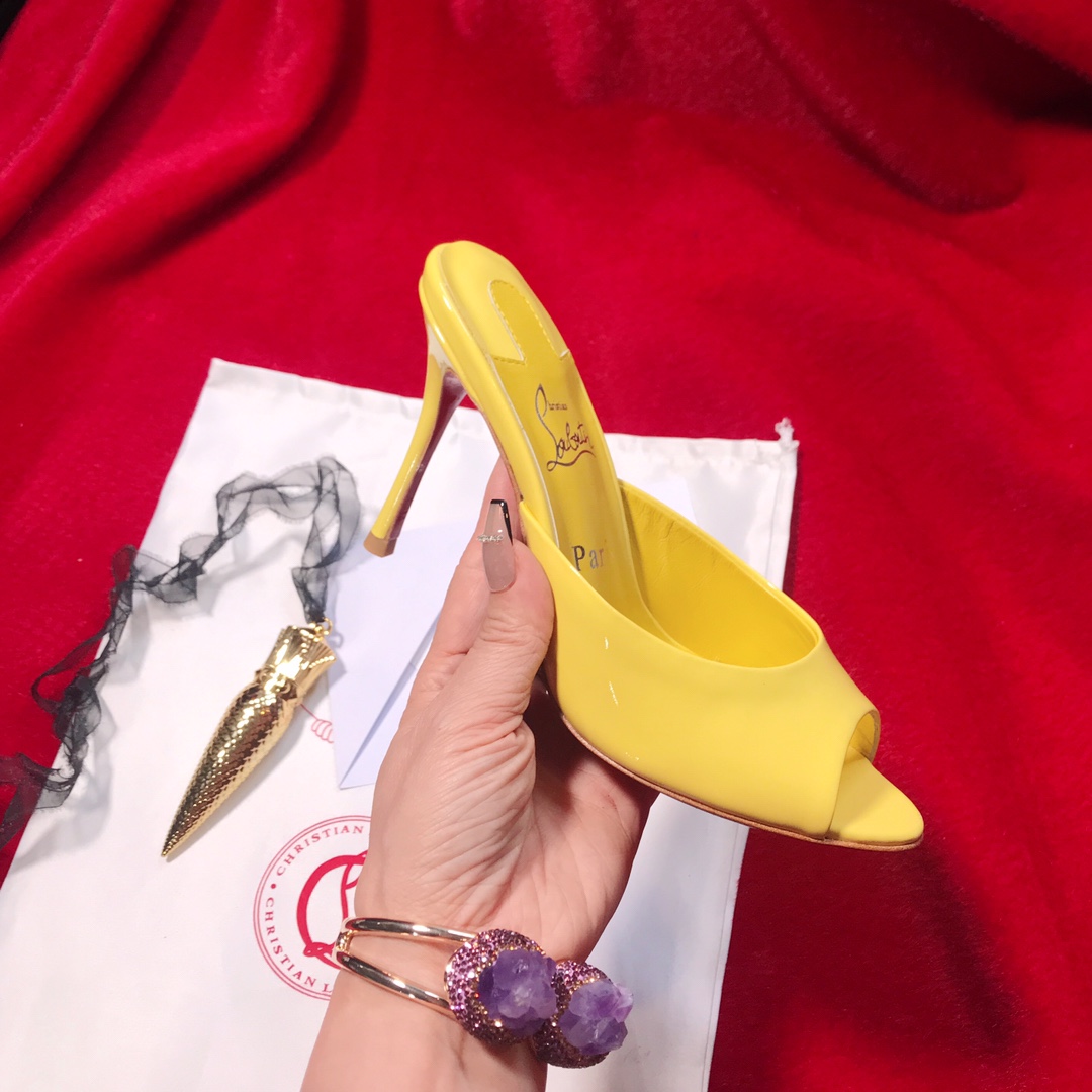 NO:100656,High-end custom sandals spring and summer series!  H10Cm, size 34-42. genuine leather sole. Customized model. No return or exchange.-1 lemon yellow slim skin, official website synchronized standard European code Reference:-1 Color:yellow/yellow Material:ptent Lining:goat leather Heel height:10Cm Sole:leather sole Size:EUR 34-42 (US 4-11):,,christian louboutin,sandals,sheepskin,Leather soles19860909高端订制 凉鞋春夏系列！ H10Cm,尺码34-42码.真皮大底.订制款.不退不换.-1柠檬黄柒皮黄羊皮里,官网同步 标准欧码 Reference:-1 Color:yellow/yellow Material:prtent Lining:goat leather Heel heigh:10Cm Sole:leather sole Size:EUR 34－42（US 4一11) :,,christian louboutin,sandals,sheepskin,Leather soles,Women's Shoes