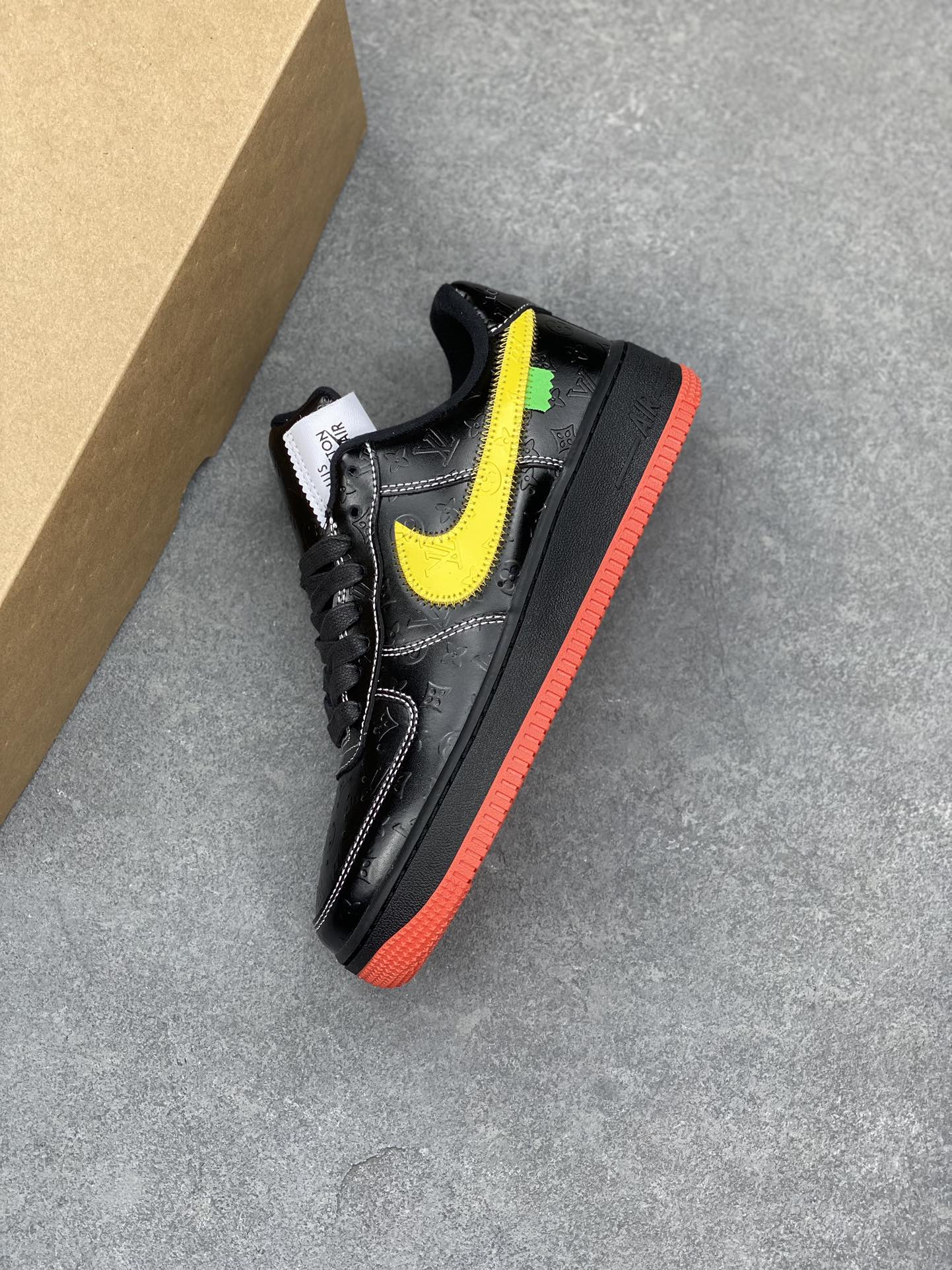 Louis Vuitton x Air Force 1 Low Black/Yellow Authentic Sneaker 8 i1679009720 147 6