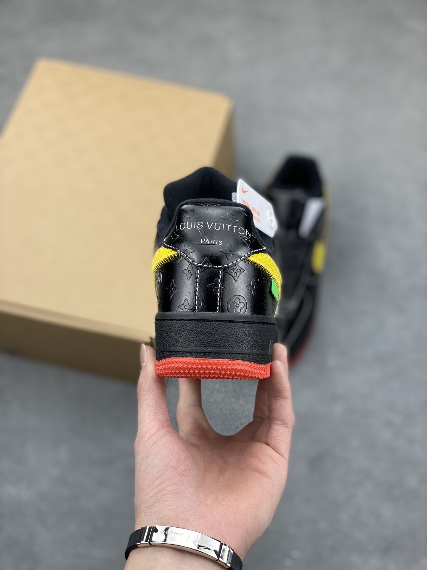 Louis Vuitton x Air Force 1 Low Black/Yellow Authentic Sneaker 5 i1679009720 2224 3