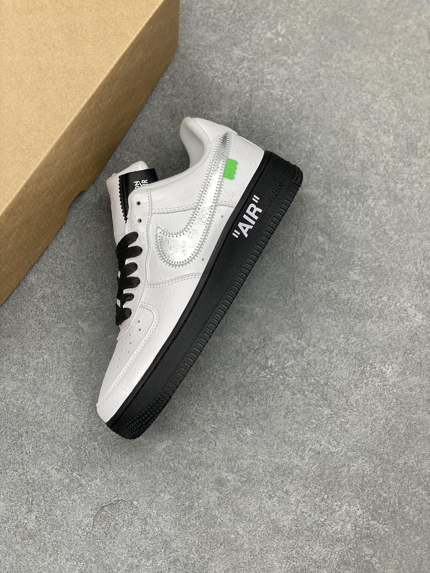 Louis Vuitton x Air Force 1 Low White Monogram Sneakers Size 36-45 8 i1679009755 7870 6