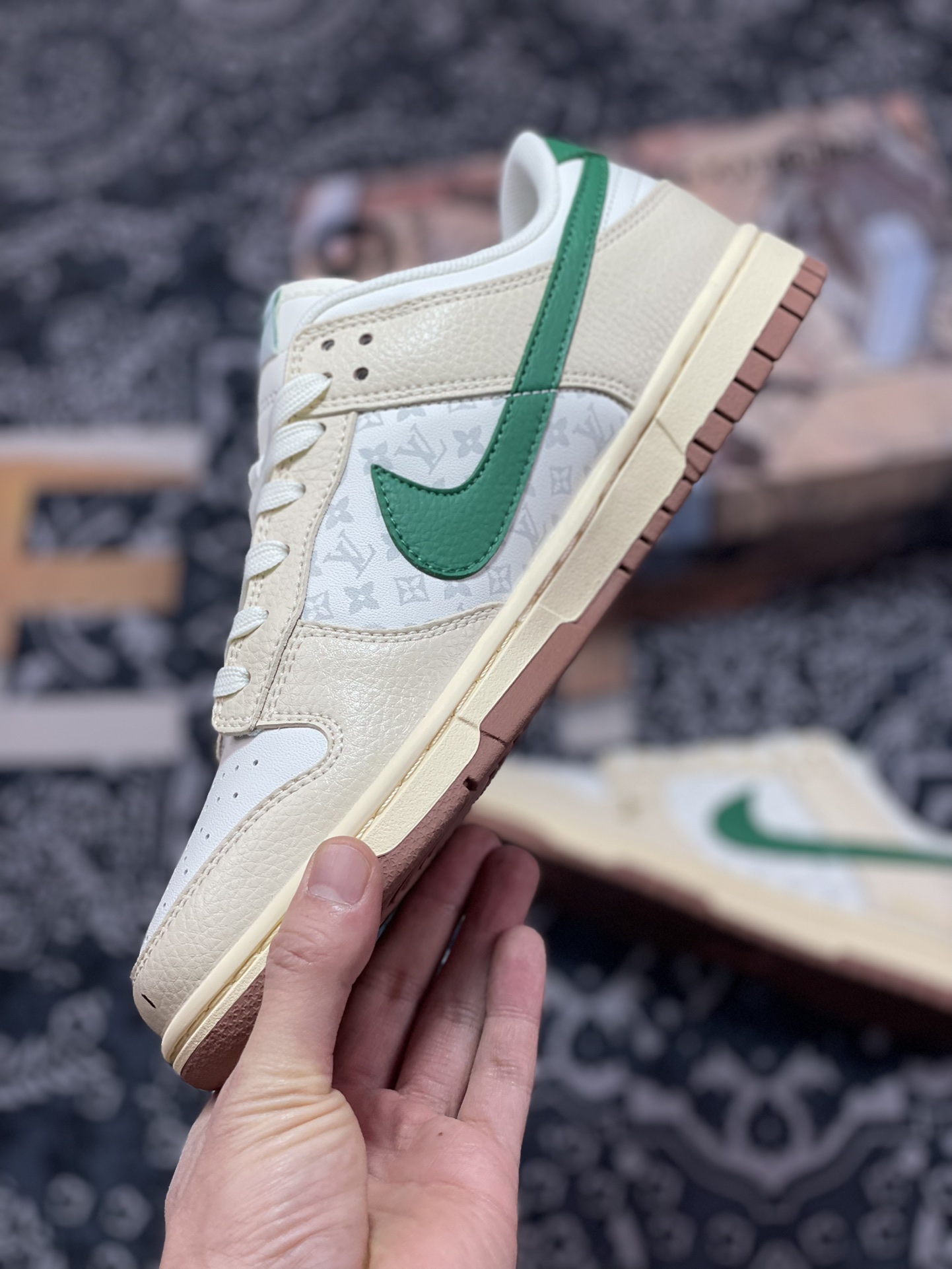 220 Louis Vuitton x Nike SB Dunk Low”Beige/Green/Gold LV”扣篮板鞋“米黄绿金LV印花”XD6188-003