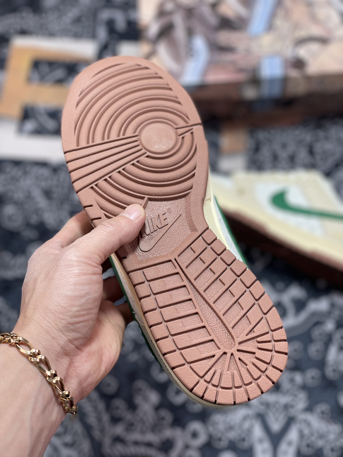220 Louis Vuitton x Nike SB Dunk Low”Beige/Green/Gold LV”扣篮板鞋“米黄绿金LV印花”XD6188-003