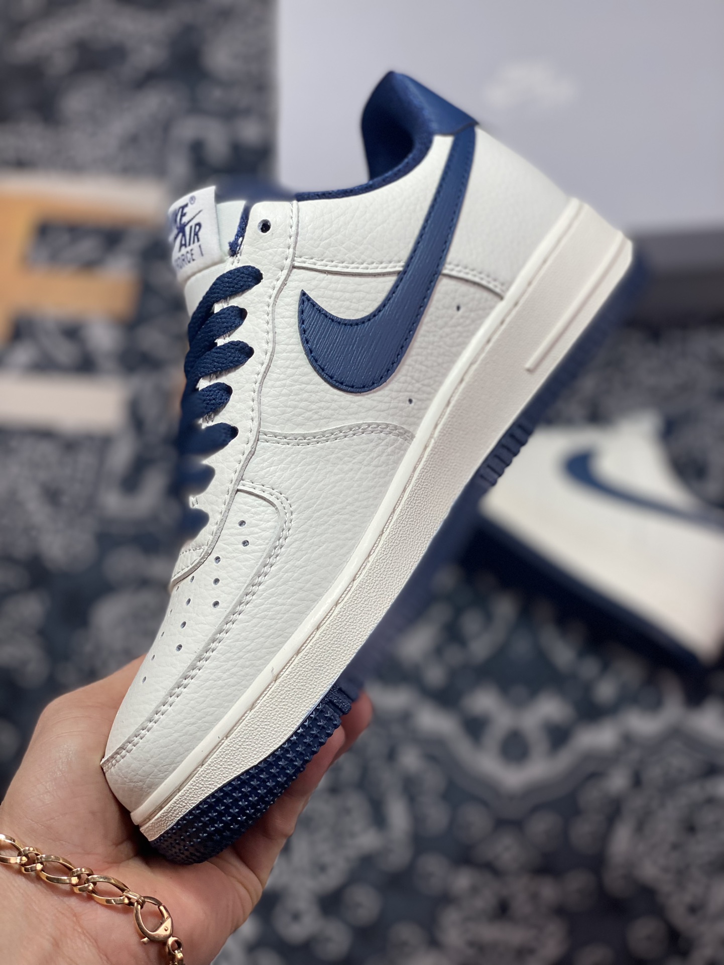 240  Air Force 1 Low '07 “米深蓝”配色低帮空军一号休闲板鞋 PA3035-068