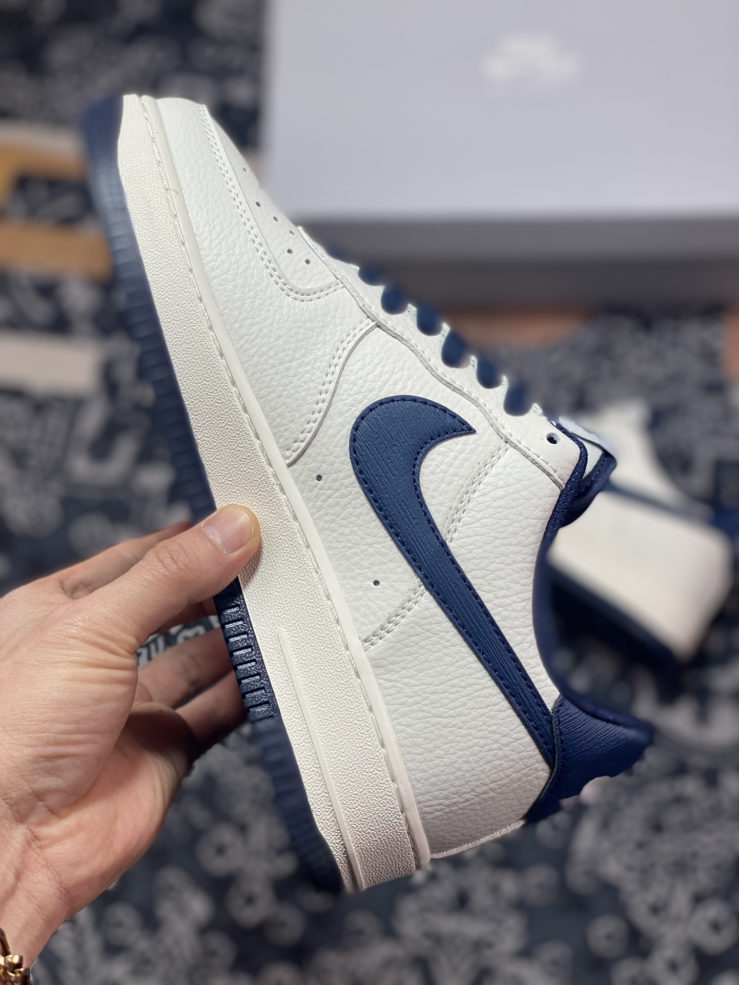 240  Air Force 1 Low '07 “米深蓝”配色低帮空军一号休闲板鞋 PA3035-068