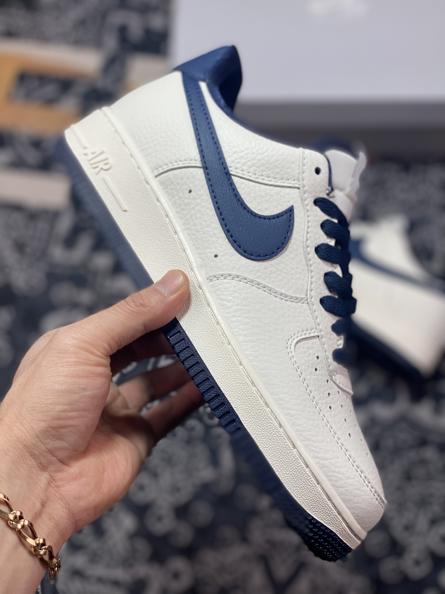 240  Air Force 1 Low '07 “米深蓝”配色低帮空军一号休闲板鞋 PA3035-068