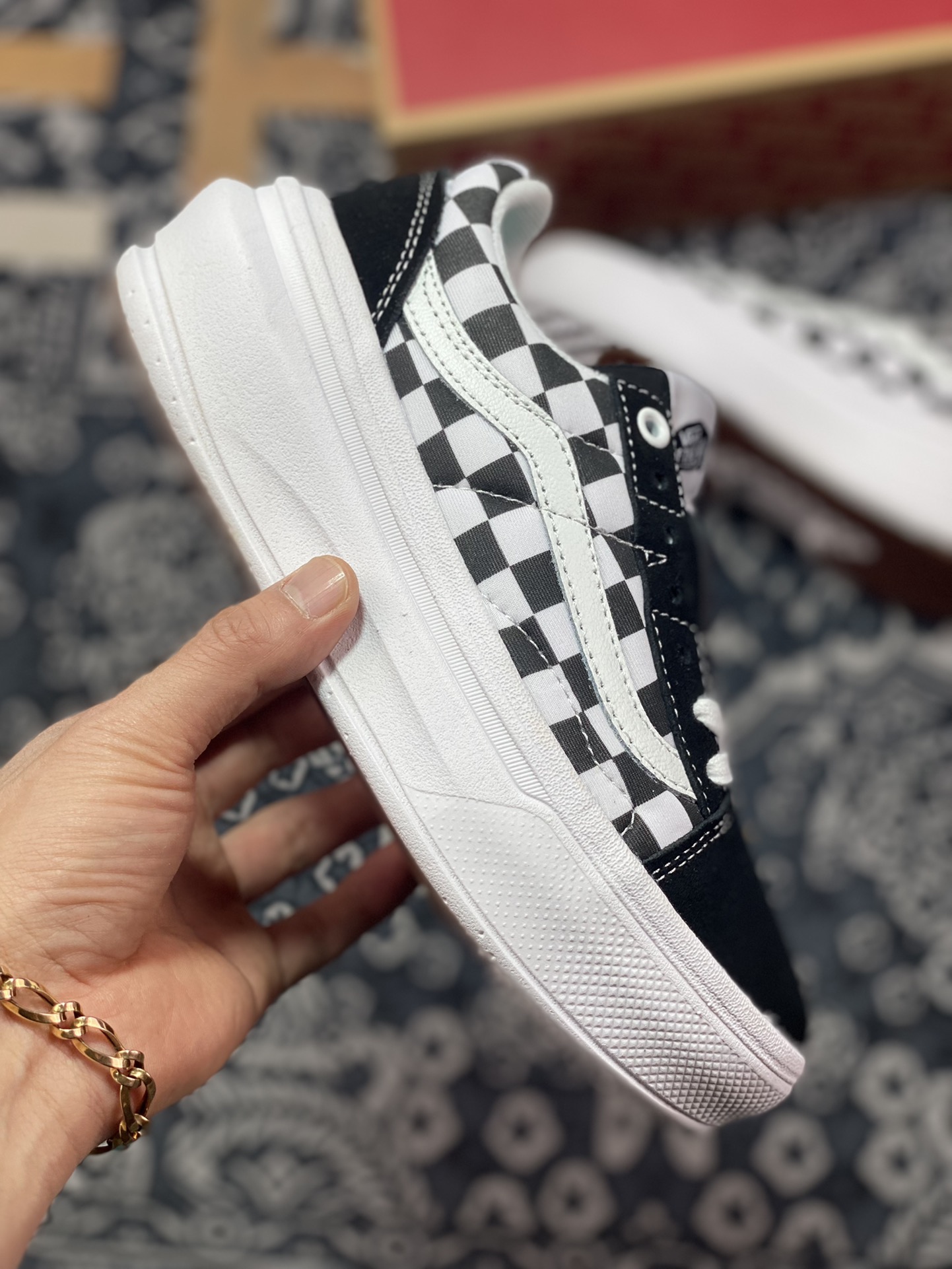 Vans Old Skool Overt CC ultra-light thick-soled plaid height-increasing shoes Vans has the best of both worlds