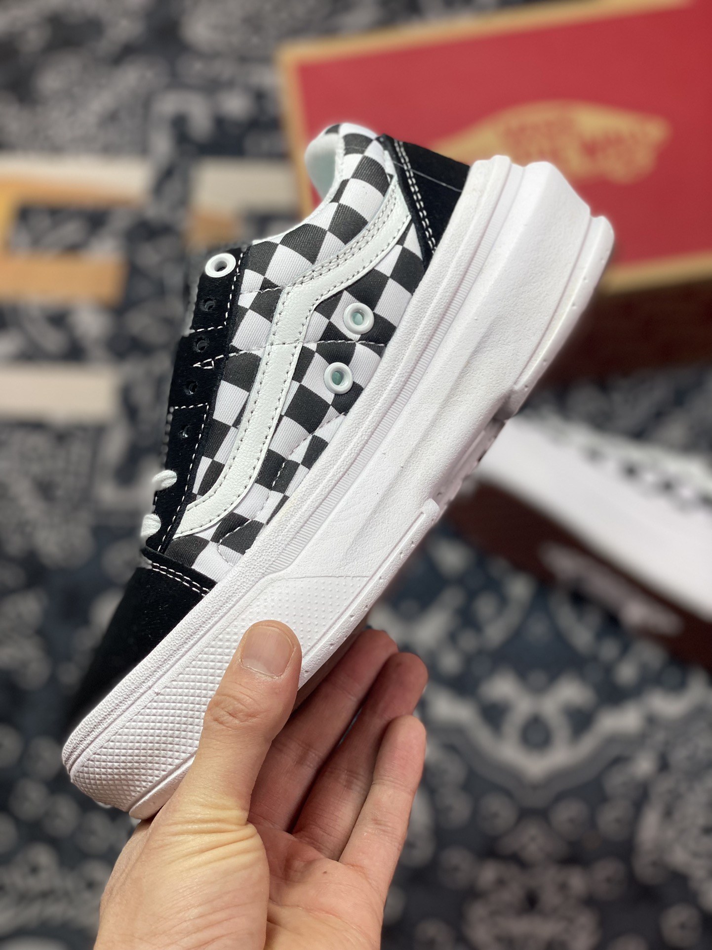 Vans Old Skool Overt CC ultra-light thick-soled plaid height-increasing shoes Vans has the best of both worlds