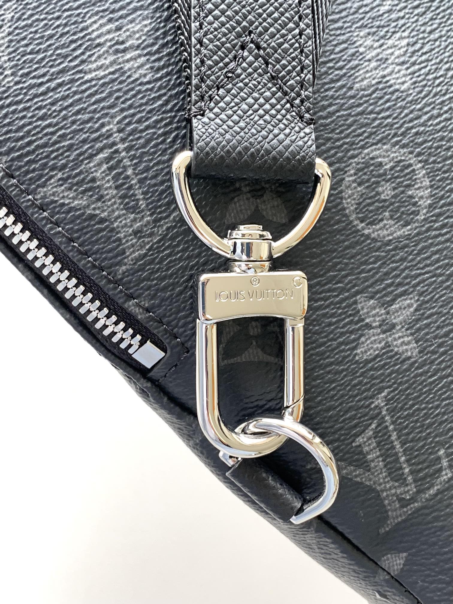 Louis Vuitton Duo Messenger Bag Monogram Canvas and Taïga Leather M30936 8 i1679036485 3190 6