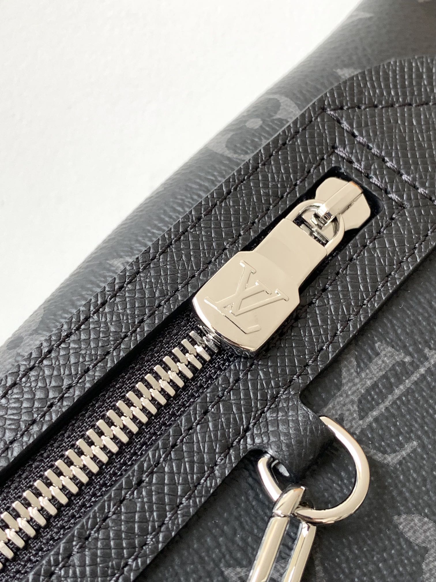 Louis Vuitton Duo Messenger Bag Monogram Canvas and Taïga Leather M30936 6 i1679036485 4841 4