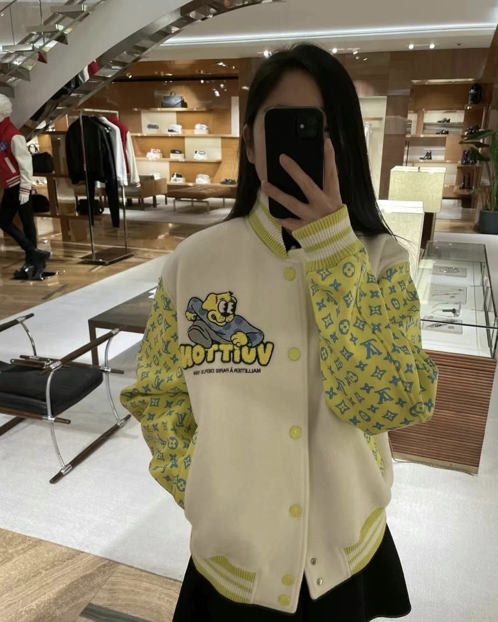 NO:324260,The upper body is simply too fashionable!  Good to design, the most popular baseball uniform element this year, a must-have for trendy people!  ..,alexander wang19860909上身简直不要太洋气！好哇塞到设计 今年最火的棒球服元素 潮人必备！..,,alexander wang,Women's clothing