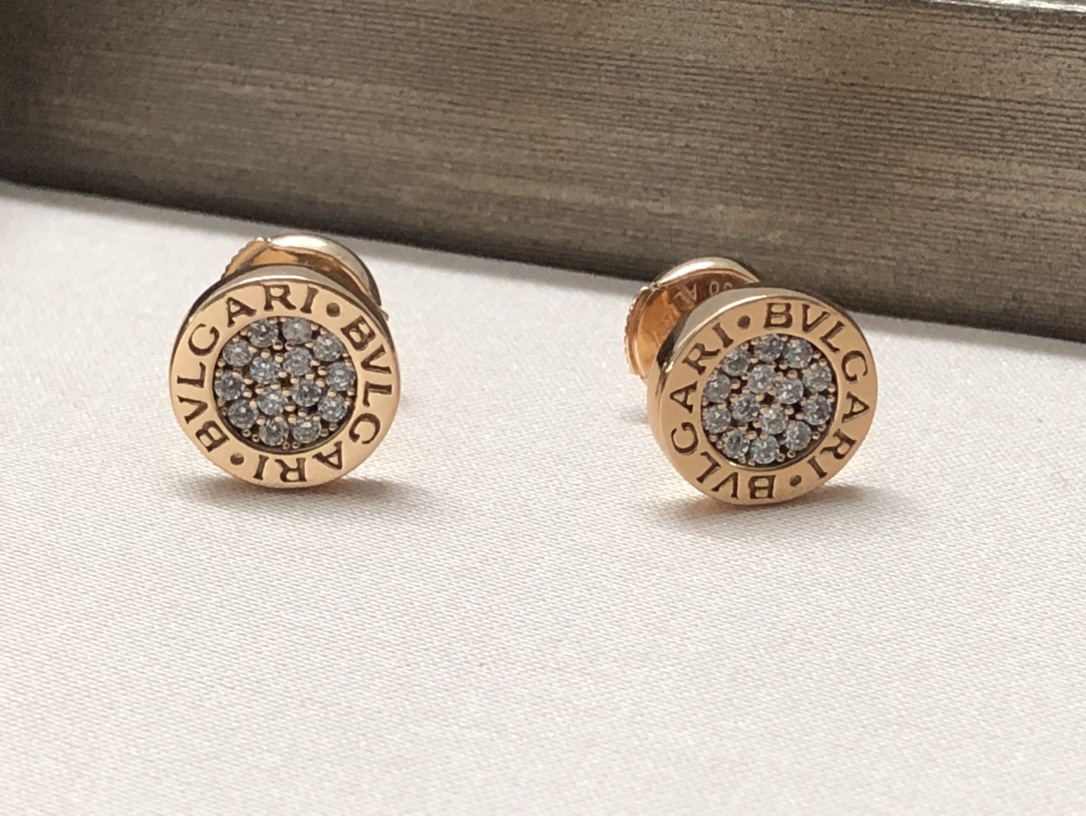 NO:101912,BV champagne gold diamond round cake earrings arrive, there is no need to say much about this texture, Bulgari earrings, bottega veneta, bvlgari19860909BV香槟金满钻圆饼耳钉到货,这质感不需要多说,宝格丽耳钉,bottega veneta,bvlgari,Jewelry