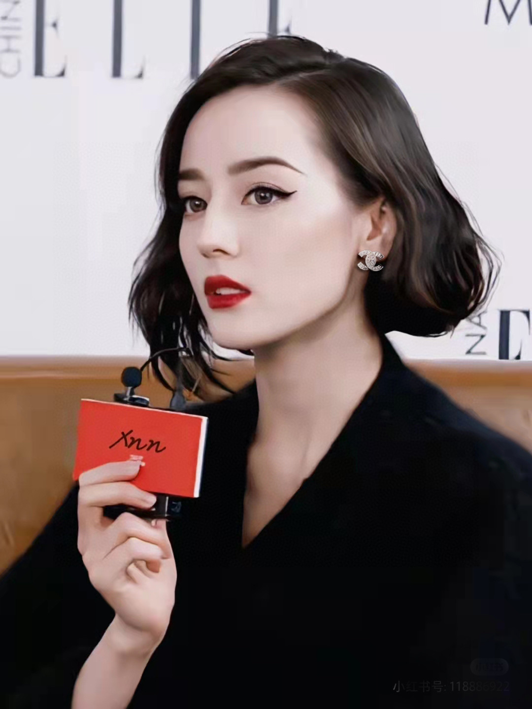 Chanel Chanel香奈儿 最新款logo方钻字母耳钉耳环