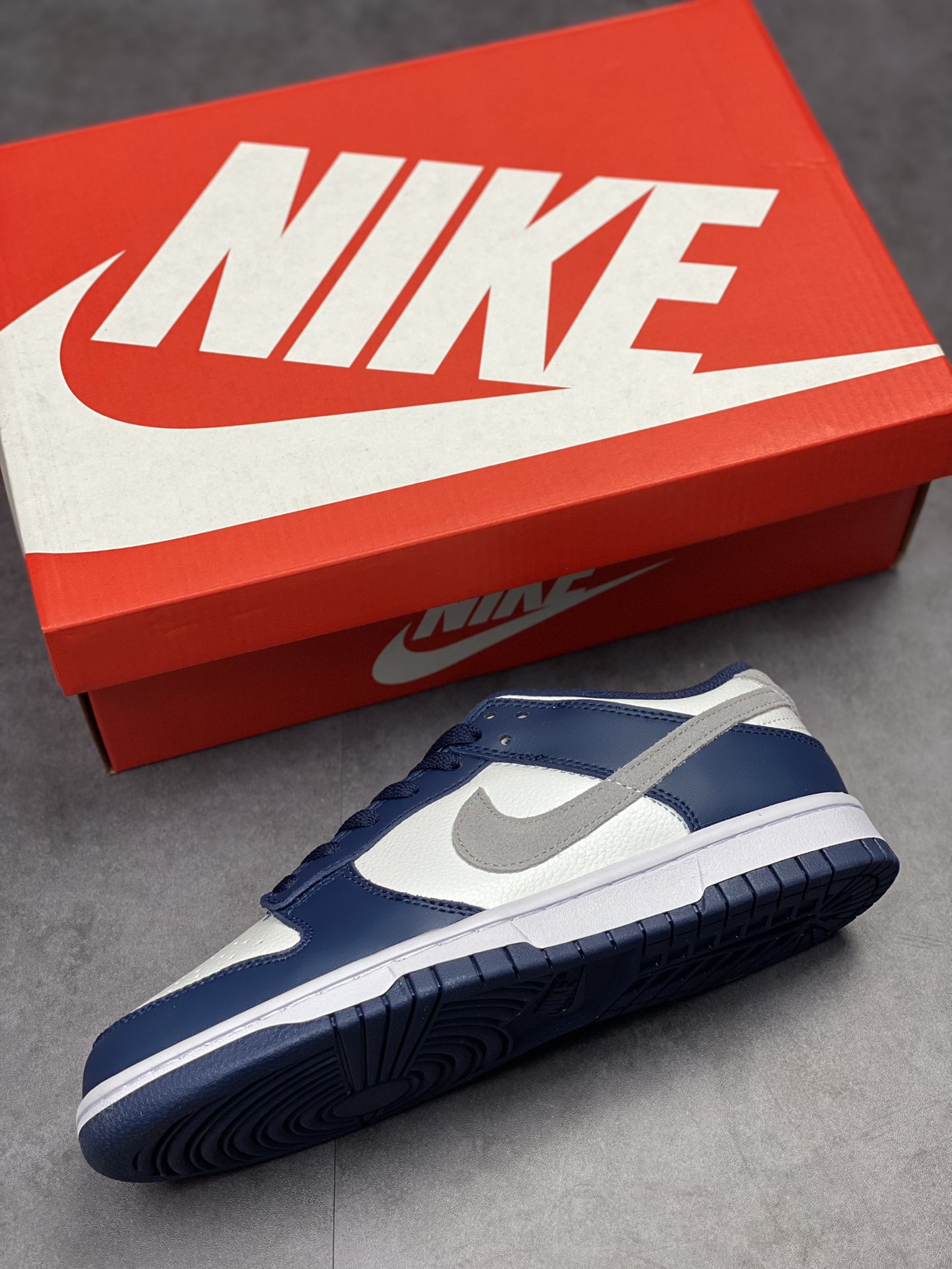 NIKE SB Dunk Low midnight blue white gray FD9749-400