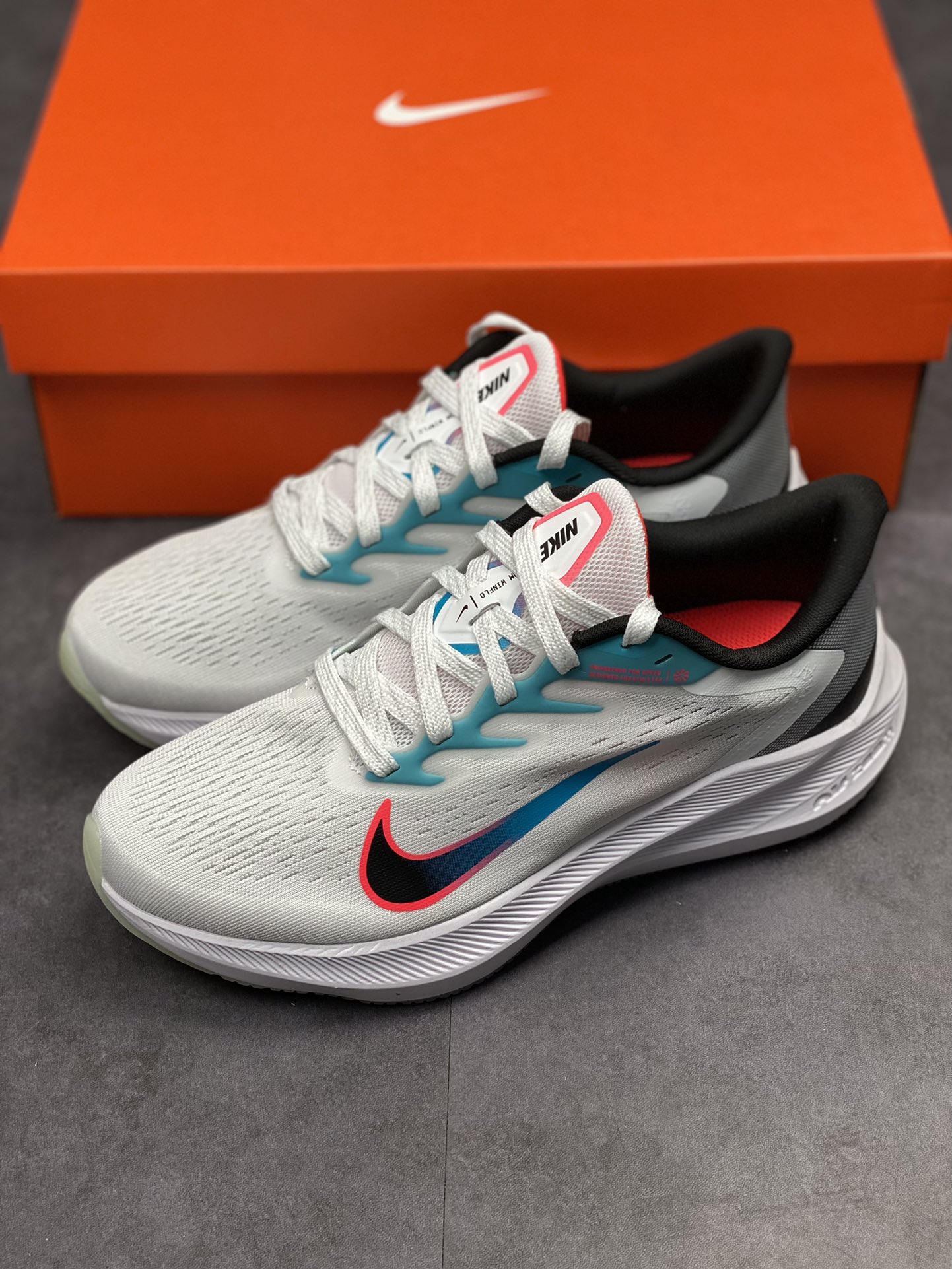 180 Nike Air Zoom Winflo 7代 网透面气训跑练步鞋 CJ0291-100