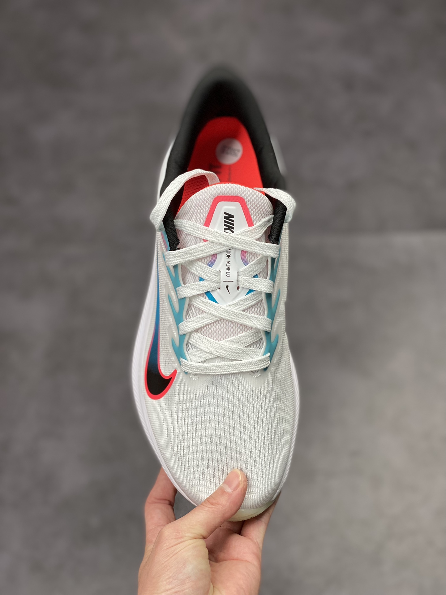 180 Nike Air Zoom Winflo 7代 网透面气训跑练步鞋 CJ0291-100